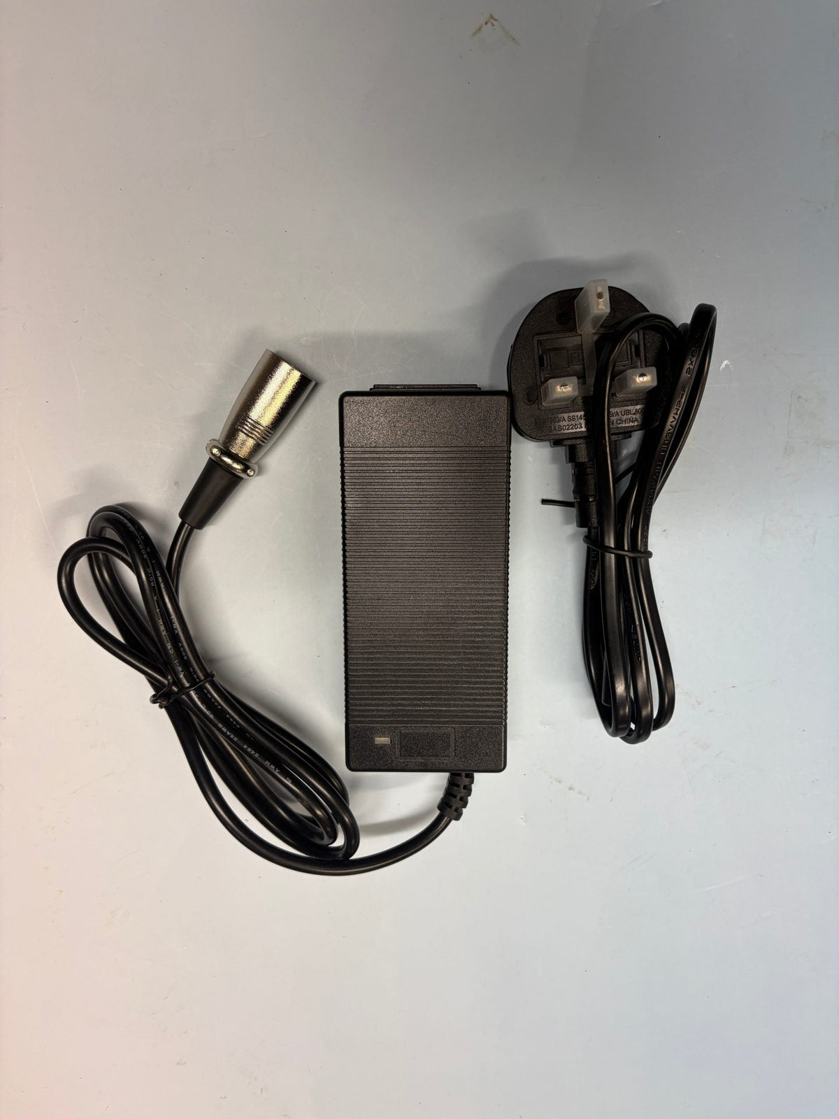 24V 2A 3 Pin Charger